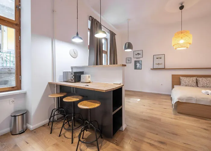 Urban Ease N' Simple Comfort In The Core 아파트 *