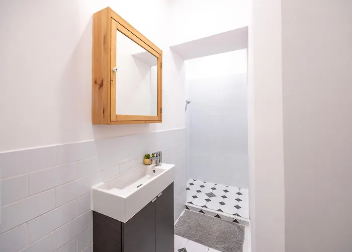아파트 Urban Ease N' Simple Comfort In The Core *