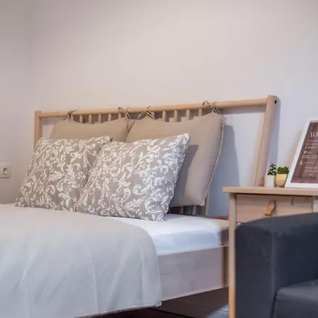 Urban Ease N' Simple Comfort In The Core * Budapest