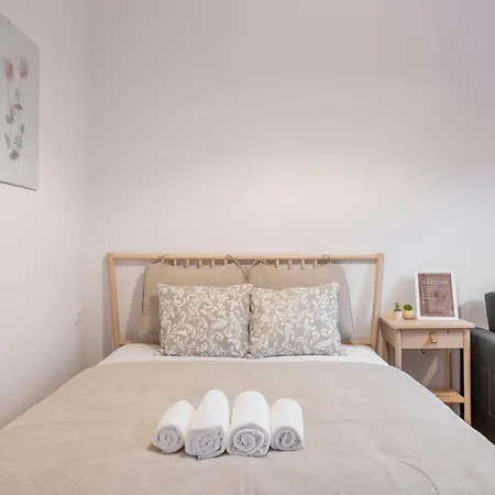 아파트 Urban Ease N' Simple Comfort In The Core