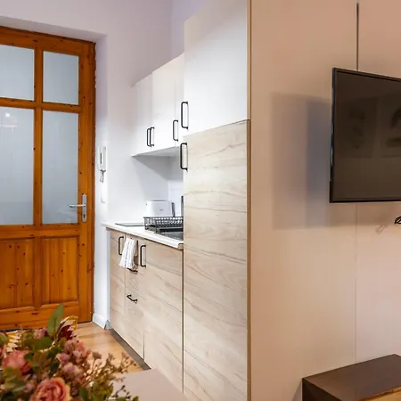 Urban Ease N' Simple Comfort In The Core Budapest